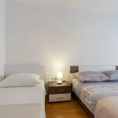 Apartment Anna With Free Private Parking Lejlighed