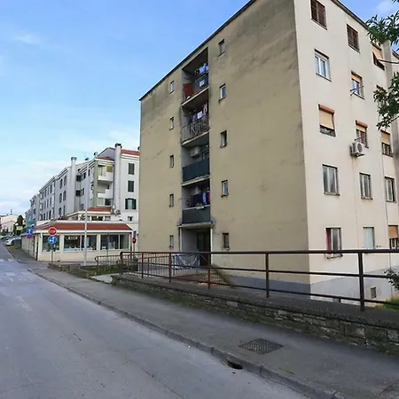 Anna With Free Private Parking * Pula
